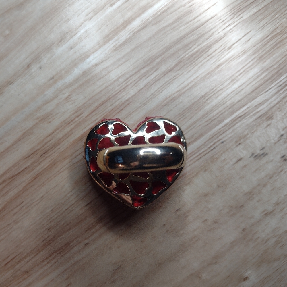 Betsey Johnson XOXO Pearl Heart Ring - Picture 4 of 4